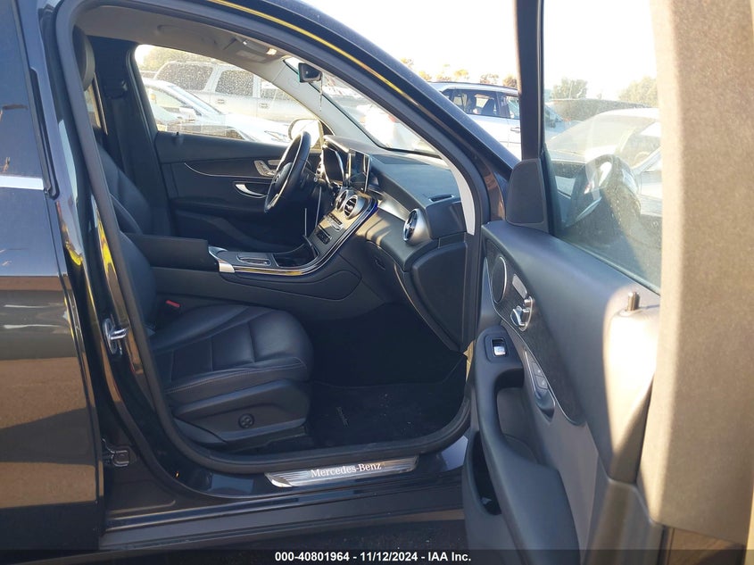 W1NOG8DB8NV382674 - 2022 Mercedes-Benz Glc 300 Suv